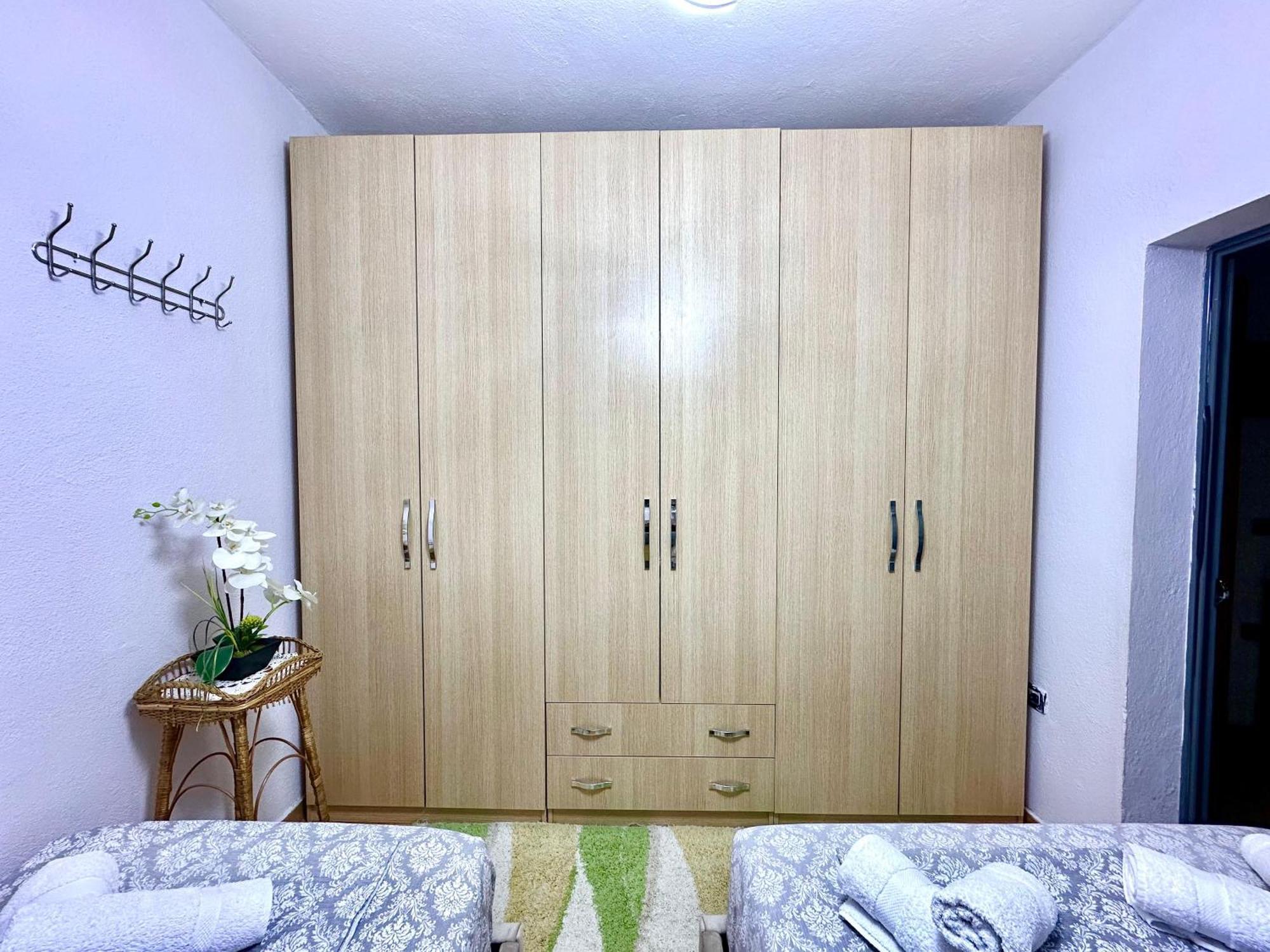 Leilighet Cozy Escape Tiranë